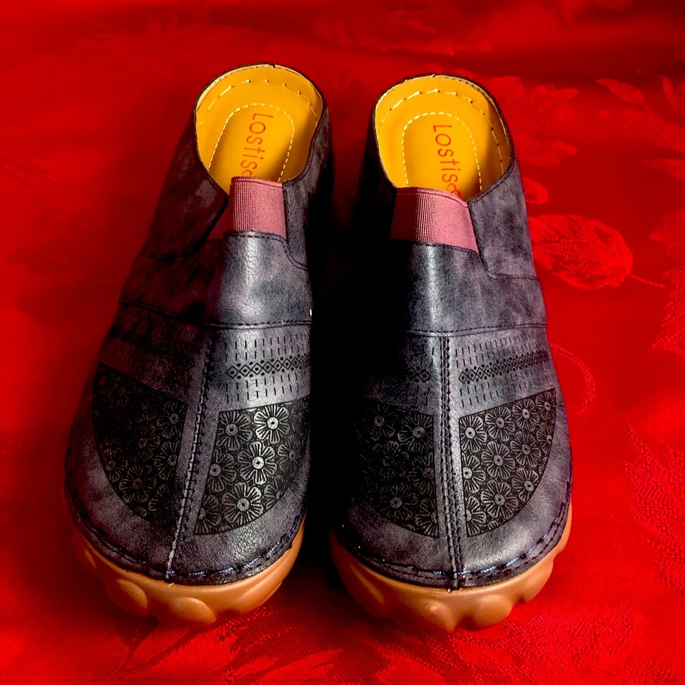 Lostisy Backless Slip On Shoes Size 6.5 US NEW